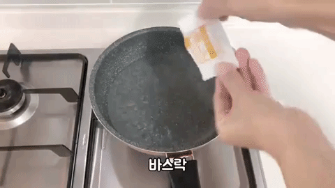 Học Nữ ho&agrave;ng l&ograve;ng b&ograve; nướng Hwasa c&ocirc;ng thức chế biến m&oacute;n m&igrave; Truffle đang g&acirc;y sốt - Ảnh 3.