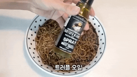 Học Nữ ho&agrave;ng l&ograve;ng b&ograve; nướng Hwasa c&ocirc;ng thức chế biến m&oacute;n m&igrave; Truffle đang g&acirc;y sốt - Ảnh 6.