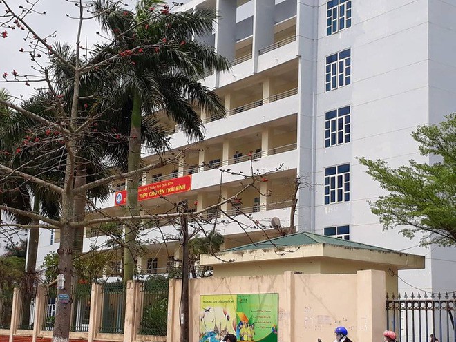 Trường THPT chuyên Thái Bình.