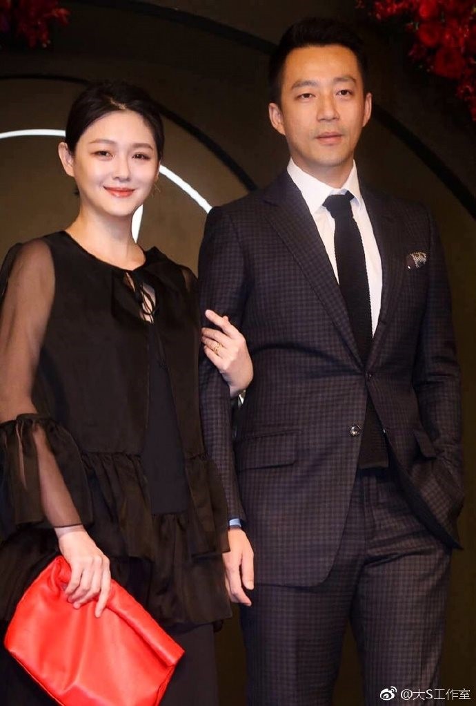 5 cặp chị em quyền lực nhưng ồn ào nhất showbiz châu Á: Người khổ sở khi lấy đại gia, kẻ chịu cảnh sinh ly tử biệt - Ảnh 17. 5 cặp chị em quyền lực nhưng ồn ào nhất showbiz châu Á: Người khổ sở khi lấy đại gia, kẻ chịu cảnh sinh ly tử biệt - Ảnh 17.