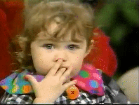 Bạn có nhận ra cô bé 2 tuổi liếc mắt lém lỉnh này chính là nữ ca sĩ thiếu nghị lực Miley Cyrus? - Ảnh 2.
