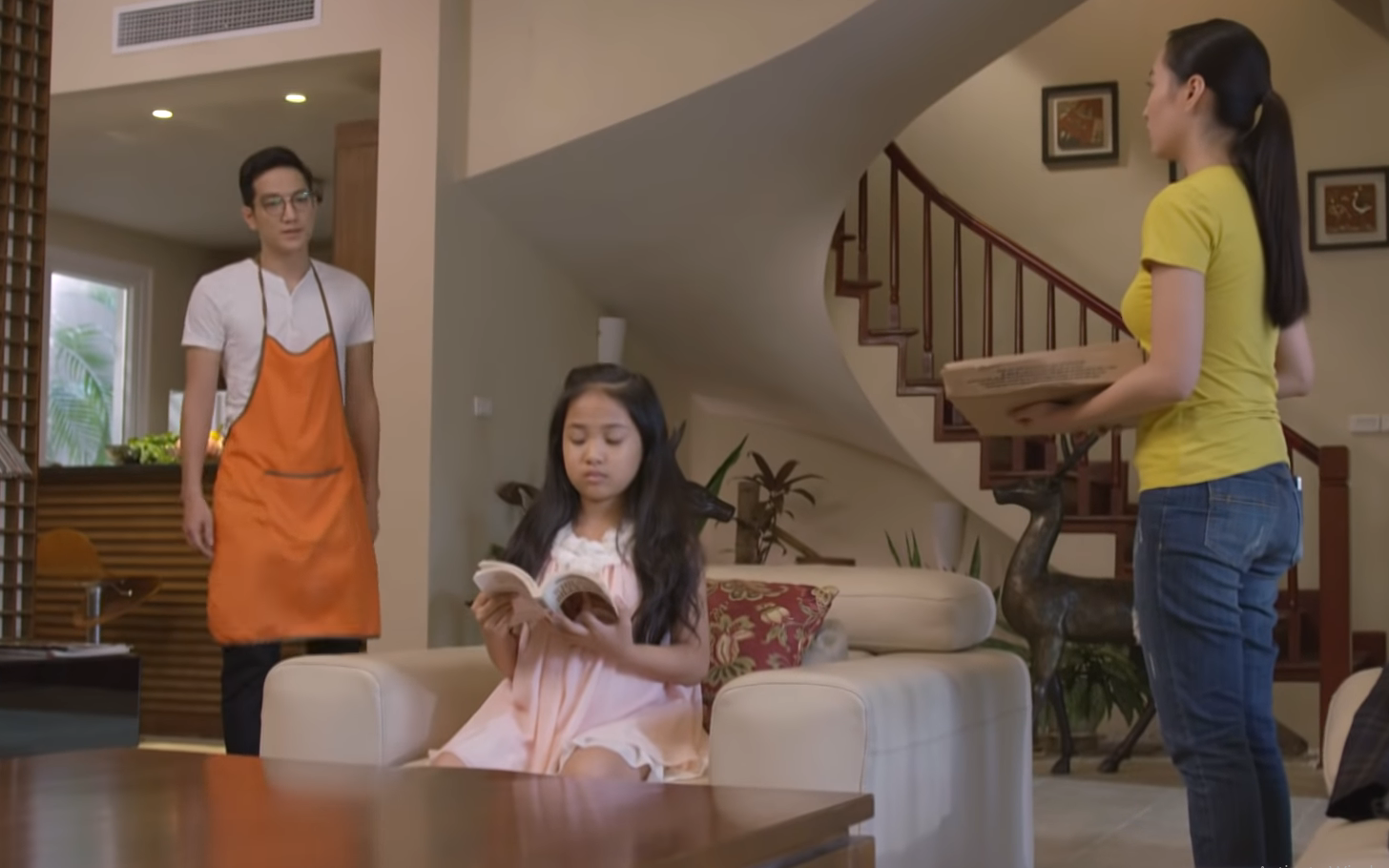 Bó tay đầu hàng với 5 bà cô nhí khó chiều trên màn ảnh Việt - Ảnh 10. Bó tay đầu hàng với 5 bà cô nhí khó chiều trên màn ảnh Việt - Ảnh 10.