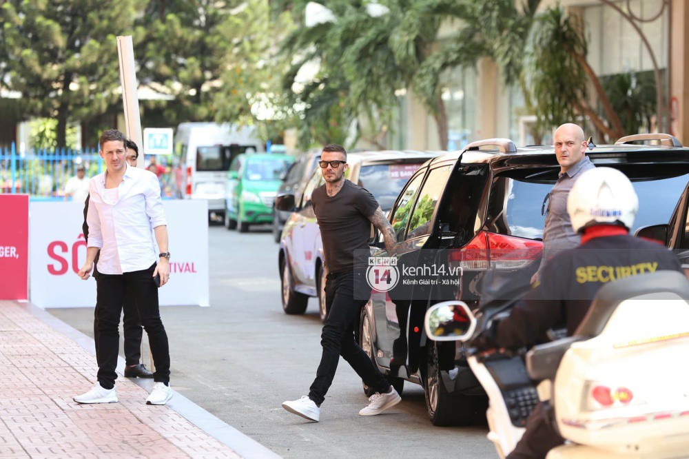 Cuối cùng David Beckham đã xuất hiện tại sự kiện ở TP.HCM: Ngôi sao quốc tế chuẩn bị gặp gỡ 2 cầu thủ Việt đình đám - Ảnh 4. Cuối cùng David Beckham đã xuất hiện tại sự kiện ở TP.HCM: Ngôi sao quốc tế chuẩn bị gặp gỡ 2 cầu thủ Việt đình đám - Ảnh 4.