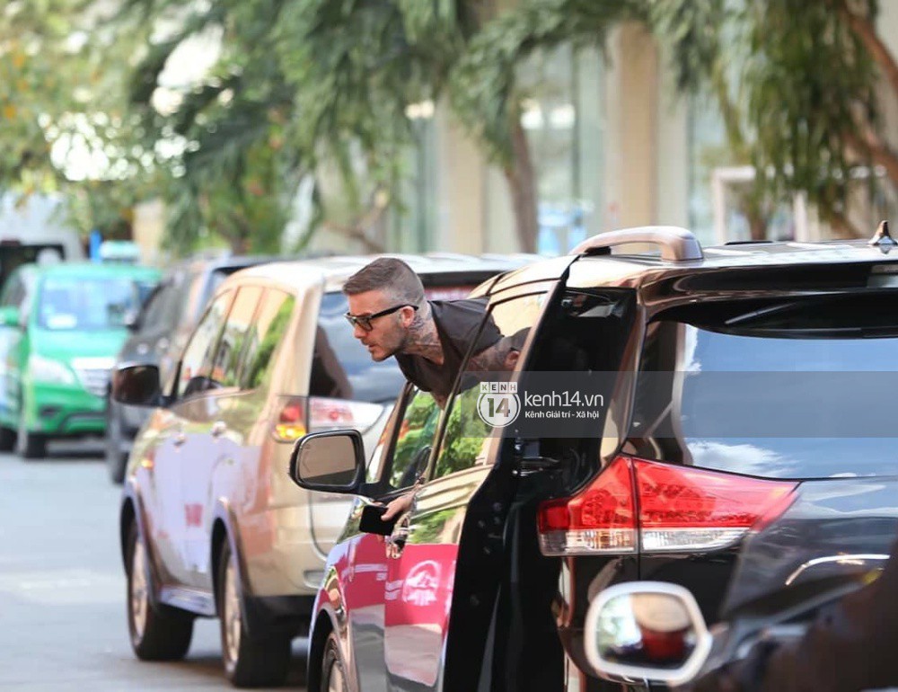 Cuối cùng David Beckham đã xuất hiện tại sự kiện ở TP.HCM: Ngôi sao quốc tế chuẩn bị gặp gỡ 2 cầu thủ Việt đình đám - Ảnh 2. Cuối cùng David Beckham đã xuất hiện tại sự kiện ở TP.HCM: Ngôi sao quốc tế chuẩn bị gặp gỡ 2 cầu thủ Việt đình đám - Ảnh 2.