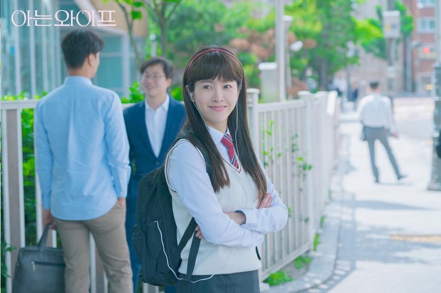 Mắt tròn mắt dẹt dàn sao Hàn hơn 30 tuổi đình đám mặc đồng phục học sinh: Toàn thánh hack tuổi, số 1 và 5 bất ngờ - Ảnh 7. Mắt tròn mắt dẹt dàn sao Hàn hơn 30 tuổi đình đám mặc đồng phục học sinh: Toàn thánh hack tuổi, số 1 và 5 bất ngờ - Ảnh 7.