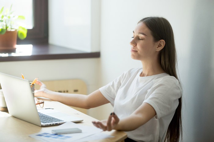 Đi làm cả ngày không có thời gian thì hãy làm những điều này thay cho tập thể dục - Ảnh 2. Đi làm cả ngày không có thời gian thì hãy làm những điều này thay cho tập thể dục - Ảnh 2.