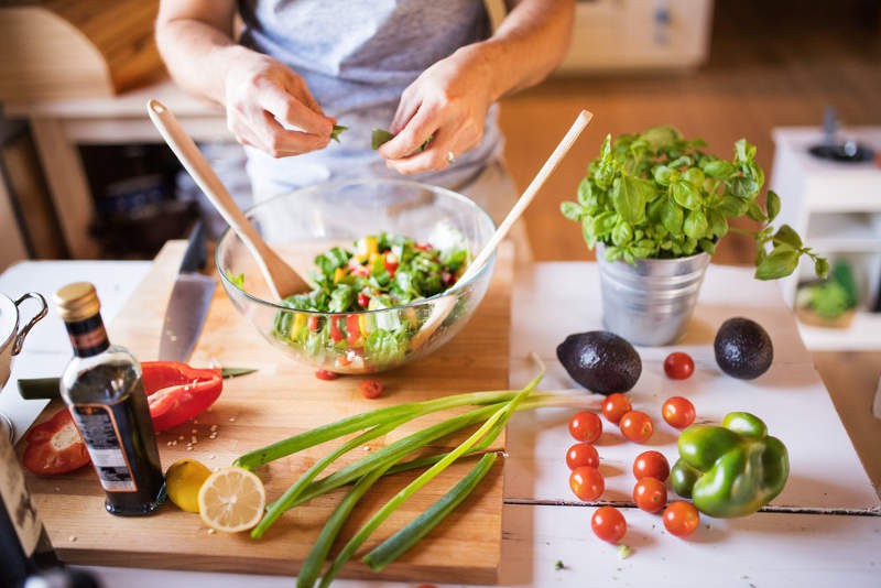 Đi làm cả ngày không có thời gian thì hãy làm những điều này thay cho tập thể dục - Ảnh 4. Đi làm cả ngày không có thời gian thì hãy làm những điều này thay cho tập thể dục - Ảnh 4.