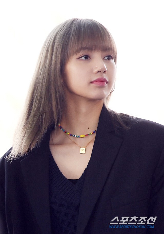 M&agrave;n đọ sắc gay cấn của d&agrave;n mỹ nh&acirc;n H&agrave;n: Black Pink si&ecirc;u xinh, nhưng Hyuna lại chiếm spotlight v&igrave; gương mặt đơ cứng - Ảnh 6.