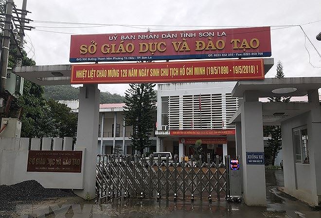 Con trưởng phòng giáo dục Trung học Sơn La được nâng 6,05 điểm - Ảnh 1.