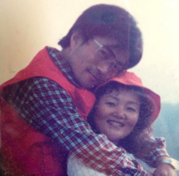 Mối tình lãng mạn của Tổng thống Hàn Quốc và vợ: Từ giảng đường đến chính trường, hơn 40 năm dài vẫn nắm chặt tay nhau - Ảnh 3.