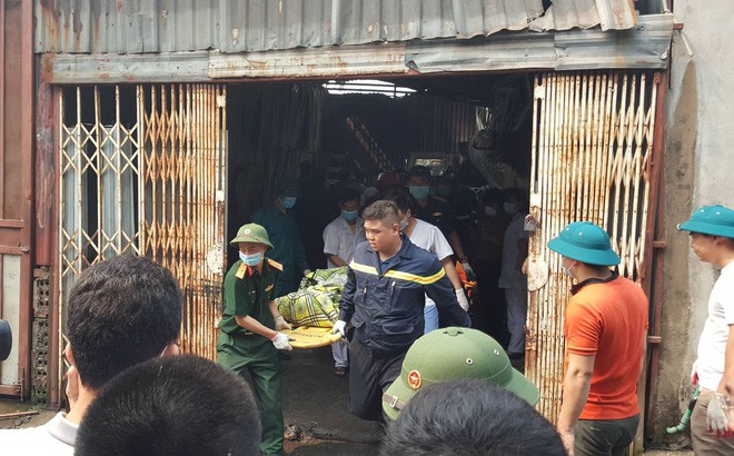 Khởi tố vụ cháy xưởng sản xuất thùng rác làm 8 người chết ở Trung Văn, Hà Nội - Ảnh 1.