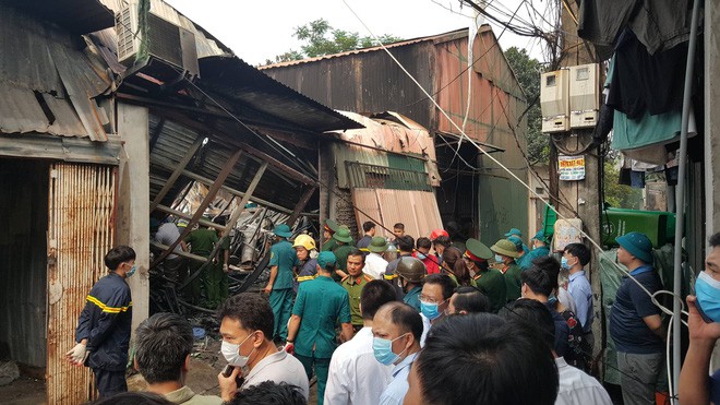 Khởi tố vụ cháy xưởng sản xuất thùng rác làm 8 người chết ở Trung Văn, Hà Nội - Ảnh 2.