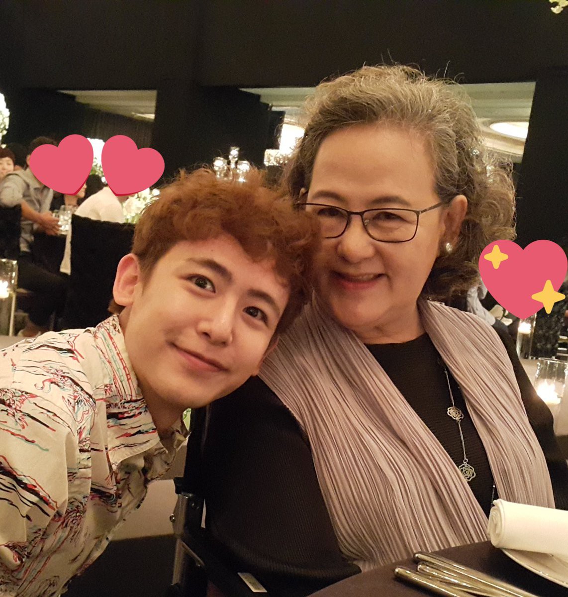 Những b&agrave; mẹ vừa nổi tiếng vừa gi&agrave;u c&oacute; của sao Th&aacute;i: Mẹ t&agrave;i tử Friendzone g&acirc;y bất ngờ, nhưng chưa bằng người cuối - Ảnh 12.