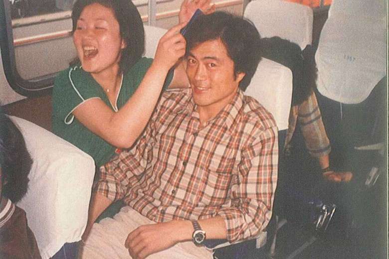 Mối tình lãng mạn của Tổng thống Hàn Quốc và vợ: Từ giảng đường đến chính trường, hơn 40 năm dài vẫn nắm chặt tay nhau - Ảnh 1.