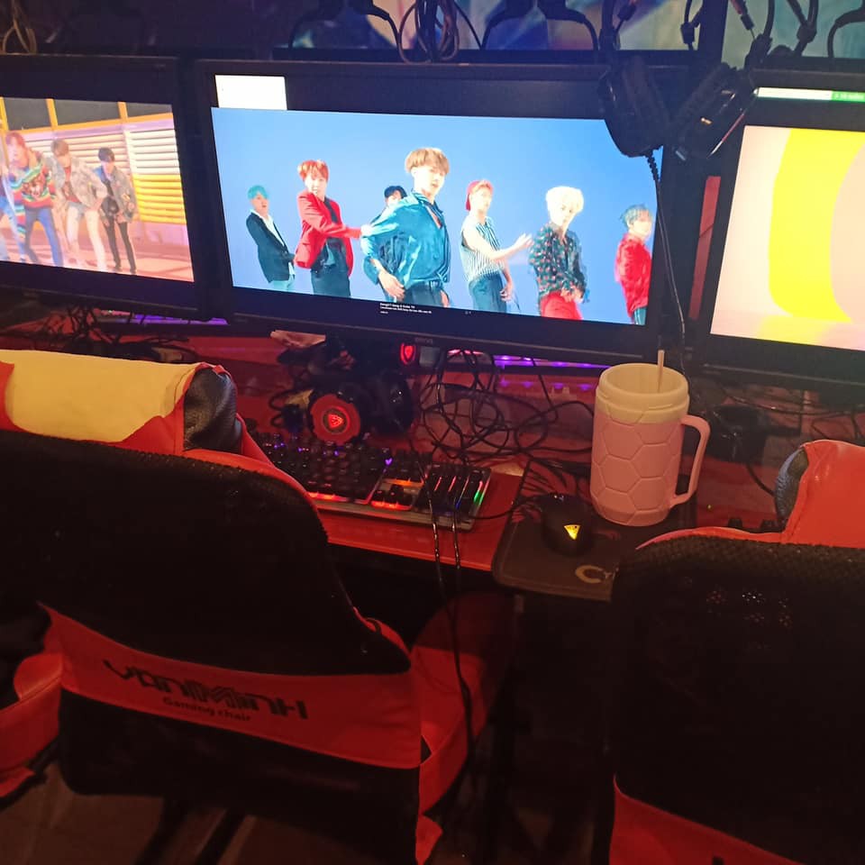 Fandom miền Tây của BTS thuê cả quán net cày view cho idol, chơi lớn vậy ai chơi lại? - Ảnh 8. Fandom miền Tây của BTS thuê cả quán net cày view cho idol, chơi lớn vậy ai chơi lại? - Ảnh 8.