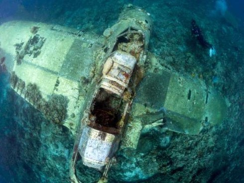 Cận cảnh những xác tàu và máy bay dưới đáy đại dương - Ảnh 2.
