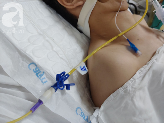 Con trai chạy xe ôm bị xe tông liệt nửa người, mẹ cạn tiền, nuốt nước mắt nhìn con nguy kịch - Ảnh 3.