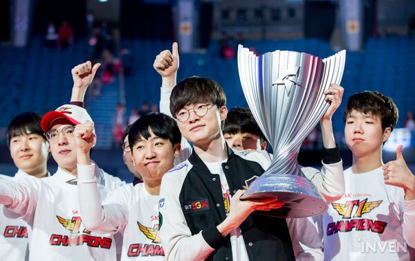 Đánh bại Griffin 3 trắng, SKT T1 chính thức vô địch LCK xuân 2019, giành quyền sang Việt Nam dự MSI - Ảnh 9.