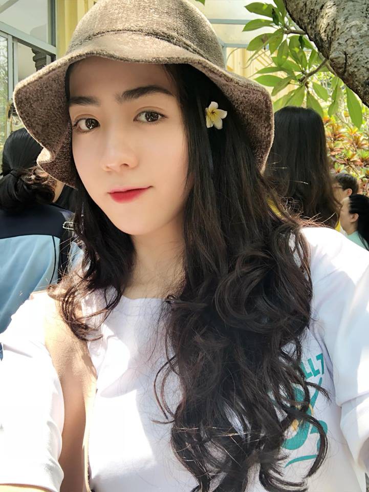 Con gái là thánh trở mặt: Đang cau có khó chịu nhưng phát hiện ra camera là auto bật chế độ thiên thần ngay! - Ảnh 7. Con gái là thánh trở mặt: Đang cau có khó chịu nhưng phát hiện ra camera là auto bật chế độ thiên thần ngay! - Ảnh 7.