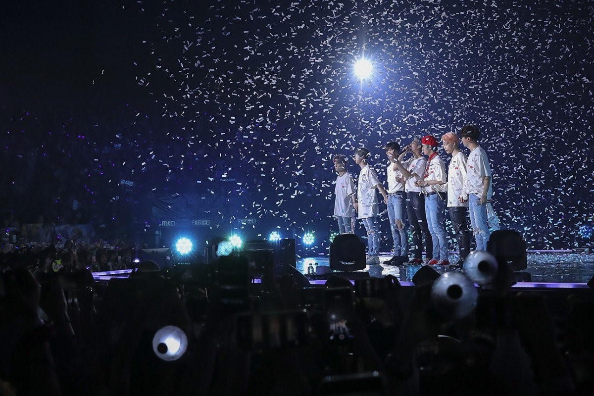 Từ IDOL cho đến Boy With Luv: Vì sao vũ trụ âm nhạc của BTS vẫn kiên trì đi ngược với thị hiếu khán giả Âu Mỹ? - Ảnh 6. Từ IDOL cho đến Boy With Luv: Vì sao vũ trụ âm nhạc của BTS vẫn kiên trì đi ngược với thị hiếu khán giả Âu Mỹ? - Ảnh 6.