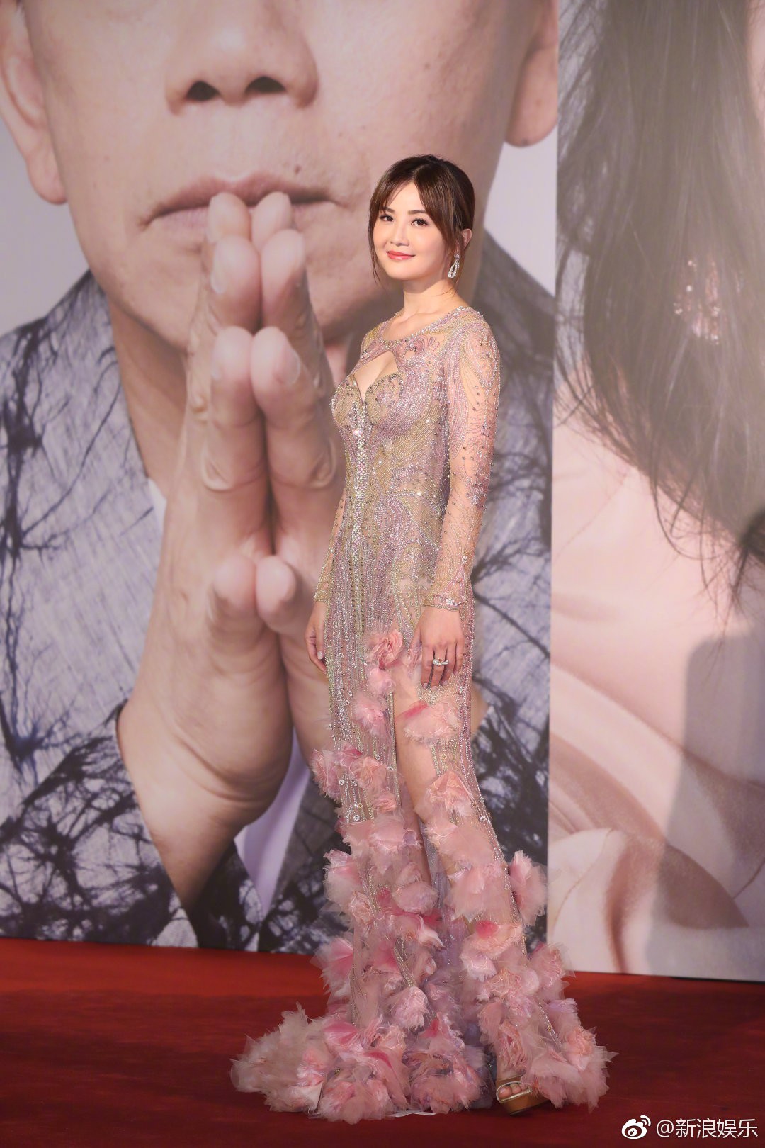 Dù có trượt Ảnh Hậu Kim Tượng, Thái Trác Nghiên vẫn leo thẳng hot search vì chặt đẹp Song Hye Kyo - Ảnh 2. Dù có trượt Ảnh Hậu Kim Tượng, Thái Trác Nghiên vẫn leo thẳng hot search vì chặt đẹp Song Hye Kyo - Ảnh 2.