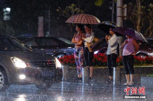 Trung Quốc li&ecirc;n tiếp g&aacute;nh chịu thi&ecirc;n tai g&acirc;y thiệt hại nghi&ecirc;m trọng - Ảnh 2.