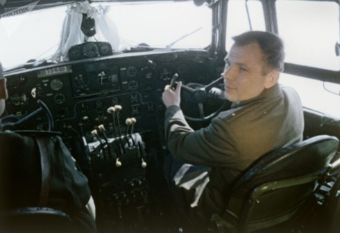 Ảnh tư liệu về nhà du hành Gagarin – người đầu tiên bay vào vũ trụ - Ảnh 3.