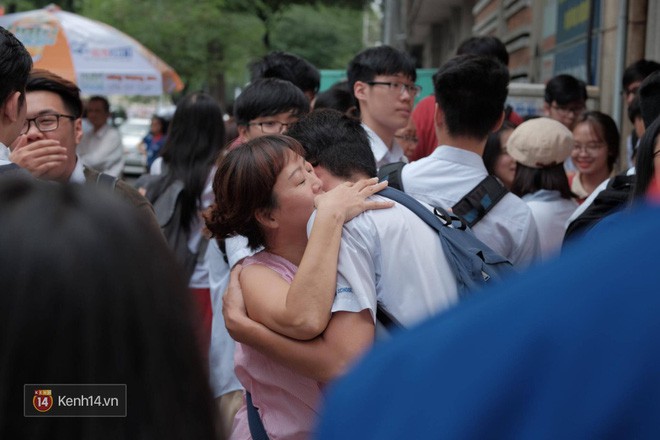 Thí sinh được nâng 15 điểm từ trượt thành Á khoa 2 ĐH Y Hà Nội chính thức bị đuổi học - Ảnh 1. Thí sinh được nâng 15 điểm từ trượt thành Á khoa 2 ĐH Y Hà Nội chính thức bị đuổi học - Ảnh 1.