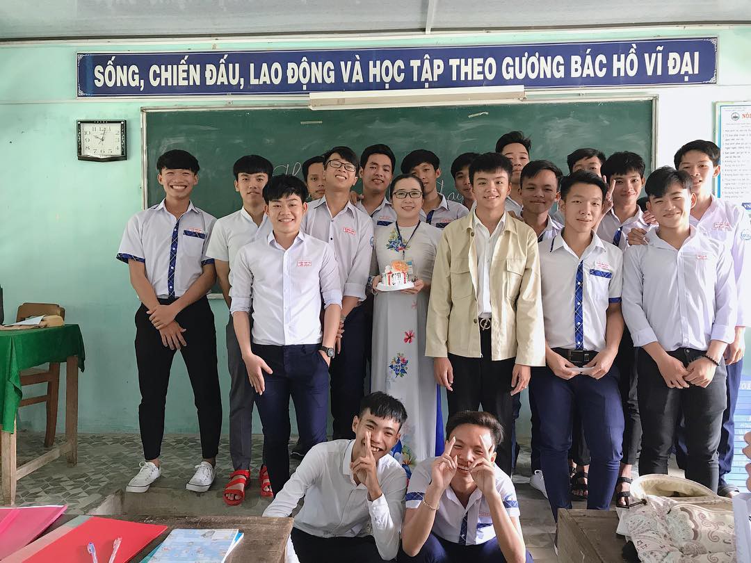 Thiệu Nhất Nguyên: Nam sinh lớp 12 ở miệt vườn miền Tây đổi đời nhờ có kênh Youtuber 1,6 triệu subscribes - Ảnh 9. Thiệu Nhất Nguyên: Nam sinh lớp 12 ở miệt vườn miền Tây đổi đời nhờ có kênh Youtuber 1,6 triệu subscribes - Ảnh 9.