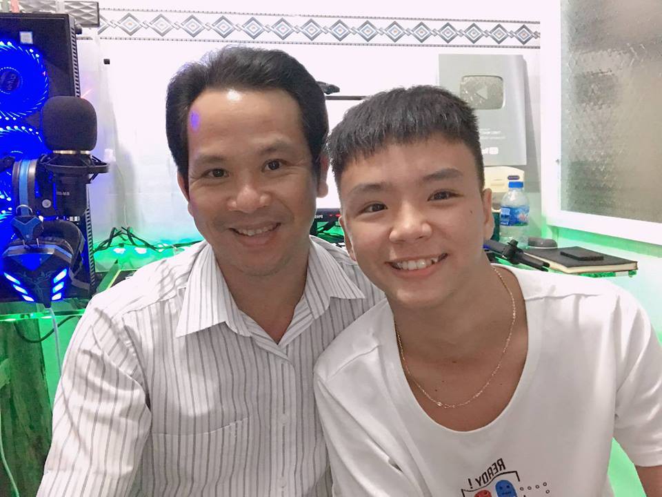 Thiệu Nhất Nguyên: Nam sinh lớp 12 ở miệt vườn miền Tây đổi đời nhờ có kênh Youtuber 1,6 triệu subscribes - Ảnh 4. Thiệu Nhất Nguyên: Nam sinh lớp 12 ở miệt vườn miền Tây đổi đời nhờ có kênh Youtuber 1,6 triệu subscribes - Ảnh 4.