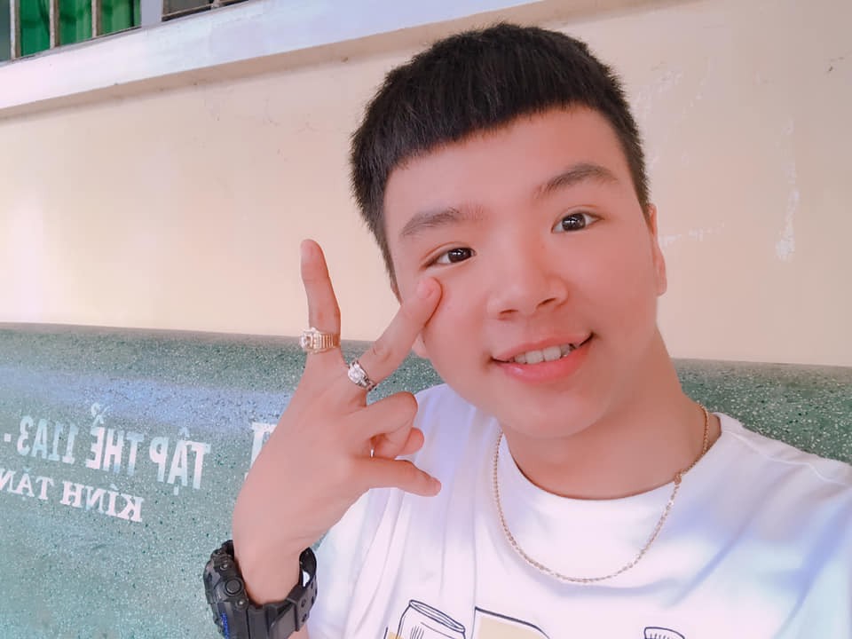 Thiệu Nhất Nguyên: Nam sinh lớp 12 ở miệt vườn miền Tây đổi đời nhờ có kênh Youtuber 1,6 triệu subscribes - Ảnh 8. Thiệu Nhất Nguyên: Nam sinh lớp 12 ở miệt vườn miền Tây đổi đời nhờ có kênh Youtuber 1,6 triệu subscribes - Ảnh 8.