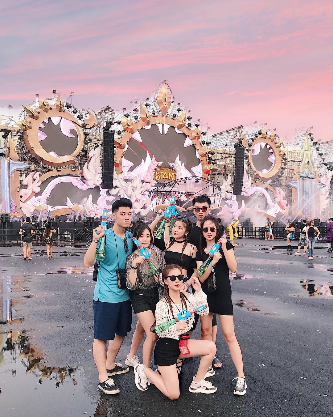 Dàn trai xinh gái đẹp hội tụ ở Songkran, nhìn thôi cũng biết lễ hội hot cỡ nào - Ảnh 5. Dàn trai xinh gái đẹp hội tụ ở Songkran, nhìn thôi cũng biết lễ hội hot cỡ nào - Ảnh 5.