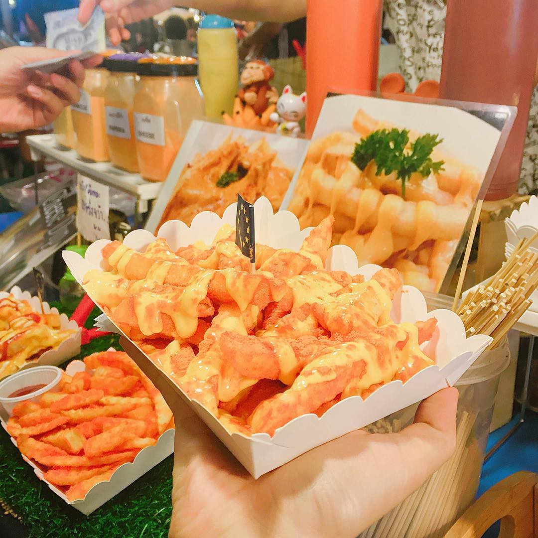 Quẩy nhiệt tình với Tết té nước Songkran xong đừng quên ghé qua khu chợ đêm nổi tiếng này ở Bangkok để ăn sập thế giới nhé! - Ảnh 12. Quẩy nhiệt tình với Tết té nước Songkran xong đừng quên ghé qua khu chợ đêm nổi tiếng này ở Bangkok để ăn sập thế giới nhé! - Ảnh 12.