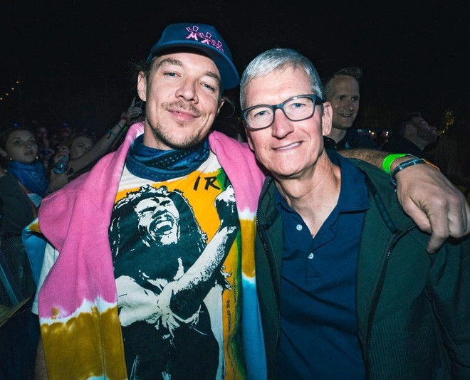 Bận rộn với công việc, CEO Apple Tim Cook vẫn tham gia lễ hội âm nhạc Coachella 2019 - Ảnh 1.