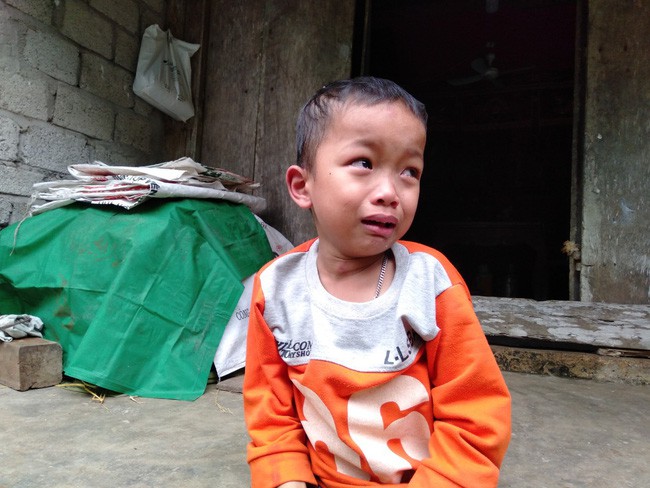 Nước mắt của bé trai 4 tuổi có mẹ bị liệt toàn thân: Cháu không dám đi học vì sợ khi về không còn nhìn thấy mẹ nữa - Ảnh 7.
