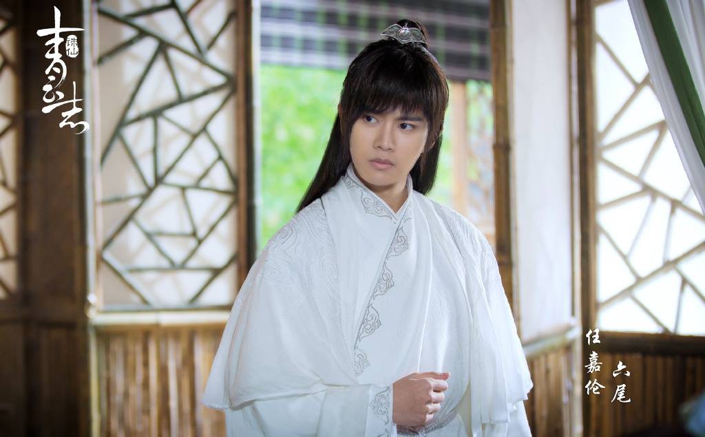 Nam hồ ly tinh trên màn ảnh Hoa Ngữ: Người mắt đỏ như máu, kẻ nanh nhọn như ma cà rồng lịch kiếp - Ảnh 8.