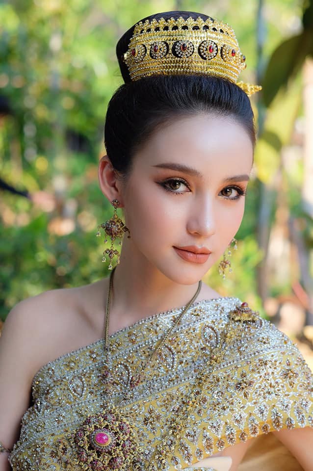 Yoshi diện quốc phục Thái, khoe vẻ ngoài tuyệt sắc xứng danh nữ thần tại Songkran 2019 - Ảnh 5.
