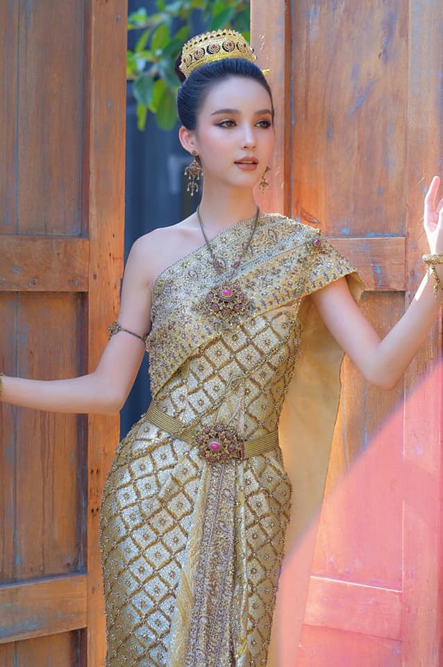 Yoshi diện quốc phục Thái, khoe vẻ ngoài tuyệt sắc xứng danh nữ thần tại Songkran 2019 - Ảnh 4.