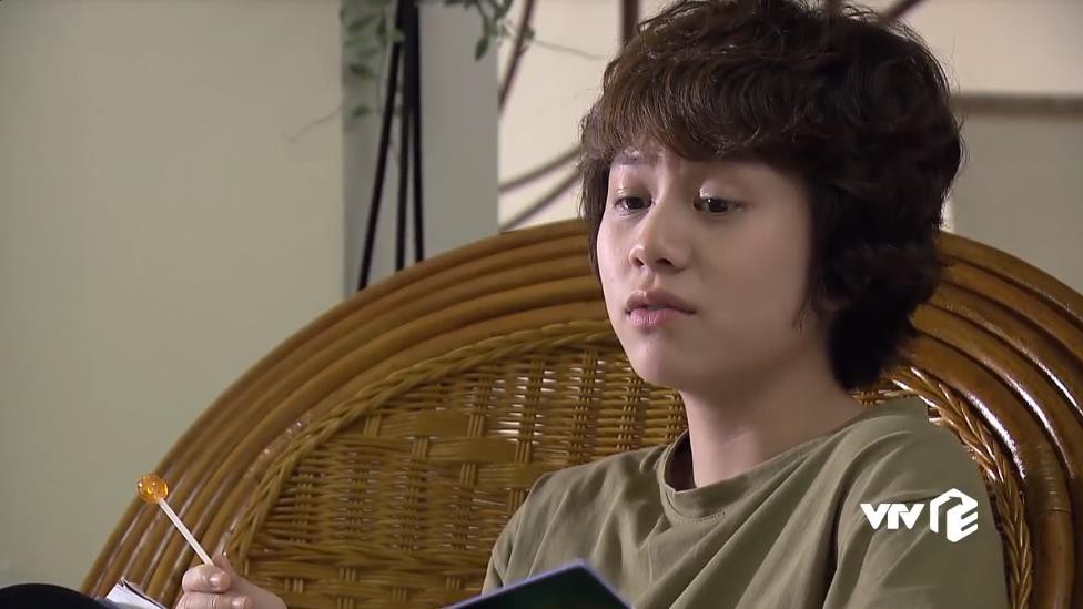 Fan vũ trụ VTV nhất định đừng bỏ qua màn cameo nhẹ của Quỳnh Búp Bê và Chị Nguyệt trong Về Nhà Đi Con! - Ảnh 4. Fan vũ trụ VTV nhất định đừng bỏ qua màn cameo nhẹ của Quỳnh Búp Bê và Chị Nguyệt trong Về Nhà Đi Con! - Ảnh 4.