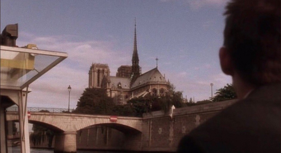 Khán giả rùng mình nhớ lại cảnh phim “tiên tri vụ cháy Nhà thờ Đức Bà Paris: “Một ngày nào đó toà nhà sẽ biến mất - Ảnh 7. Khán giả rùng mình nhớ lại cảnh phim “tiên tri vụ cháy Nhà thờ Đức Bà Paris: “Một ngày nào đó toà nhà sẽ biến mất - Ảnh 7.