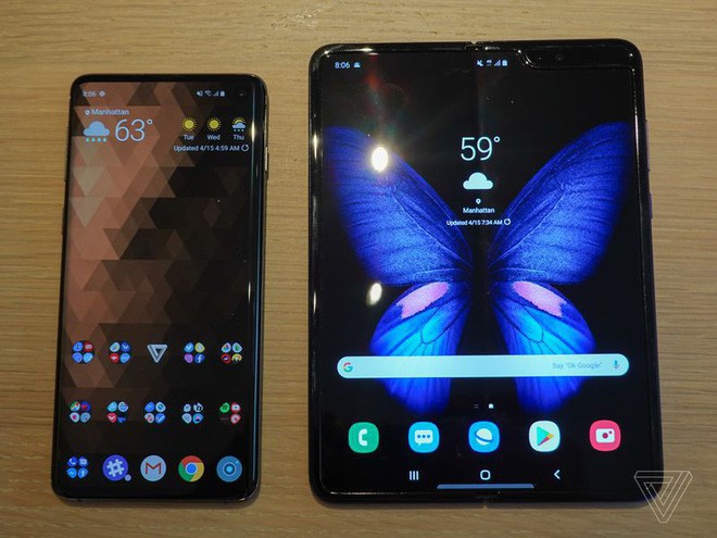 Trên tay Samsung Galaxy Fold: cầm nắm sướng tay, tiếng mở ra đóng vào nghe sướng tai và phần mềm thì tốt đáng ngạc nhiên - Ảnh 27.