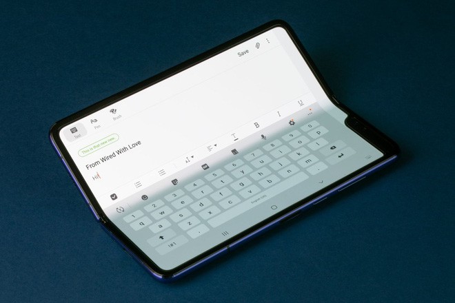 Hàng loạt phóng viên công nghệ đánh giá về Galaxy Fold: tích cực một cách đáng ngạc nhiên - Ảnh 6.