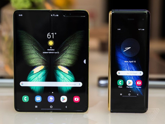 Trên tay Samsung Galaxy Fold: cầm nắm sướng tay, tiếng mở ra đóng vào nghe sướng tai và phần mềm thì tốt đáng ngạc nhiên - Ảnh 10.