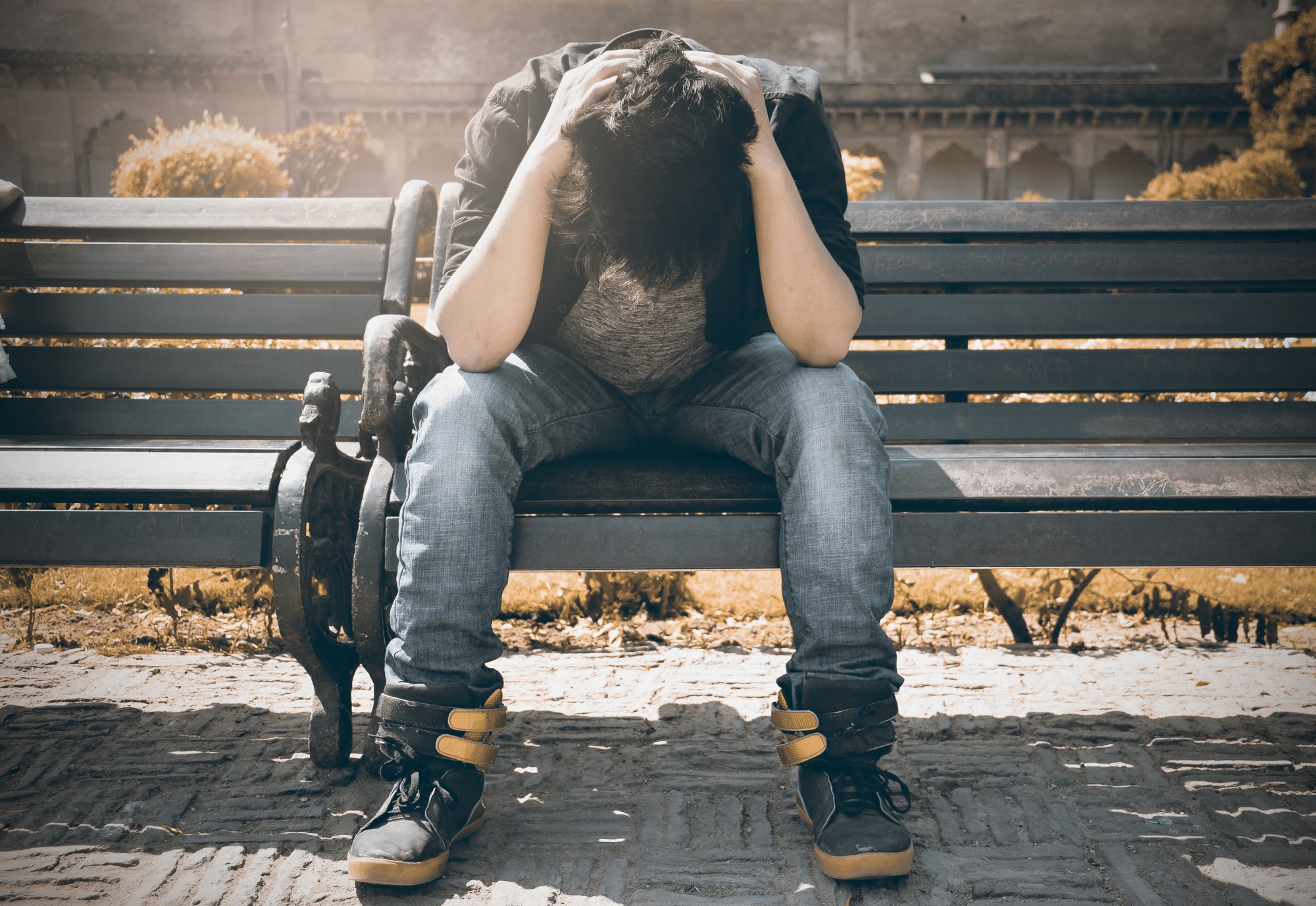 alone-benches-blue-jeans-1134204-15555011549931964466478.jpg