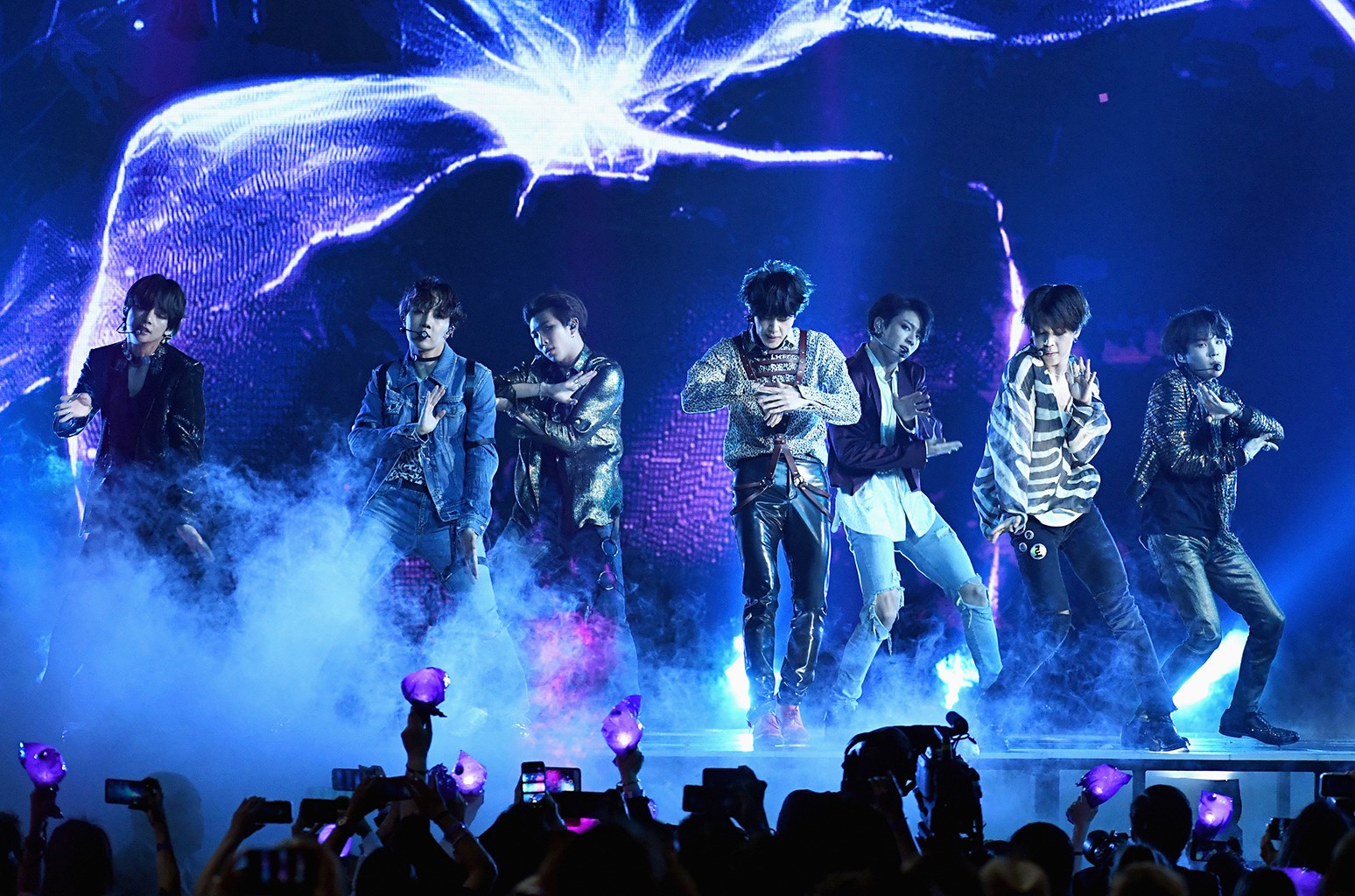 bts-live-show-bbmas-2018-billboard-1548-15555047881722110399720.jpg