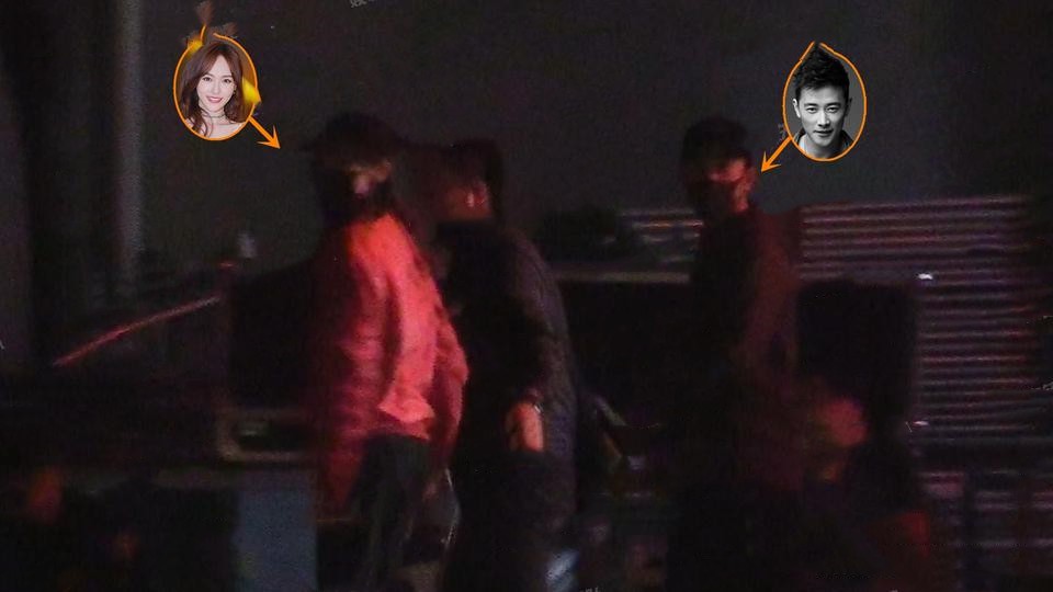 Sau bao vất vả, cuối cùng paparazzi có trong tay hình ảnh vòng 2 lớn của Đường Yên cùng động tác bất thường - Ảnh 8. Sau bao vất vả, cuối cùng paparazzi có trong tay hình ảnh vòng 2 lớn của Đường Yên cùng động tác bất thường - Ảnh 8.