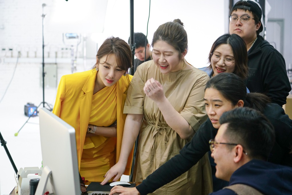 Song Hye Kyo Trung Quốc lộ nhẫn kim cương khủng, chuẩn bị cưới đại gia lần 3 sau scandal đâm chồng cũ? - Ảnh 6. Song Hye Kyo Trung Quốc lộ nhẫn kim cương khủng, chuẩn bị cưới đại gia lần 3 sau scandal đâm chồng cũ? - Ảnh 6.