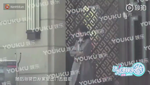 Thêm cặp đôi lộ ảnh hẹn hò: Mỹ nhân tốn trai của Cbiz mặc đồ ngủ dắt tình cũ Dương Tử về nhà? - Ảnh 4. Thêm cặp đôi lộ ảnh hẹn hò: Mỹ nhân tốn trai của Cbiz mặc đồ ngủ dắt tình cũ Dương Tử về nhà? - Ảnh 4.