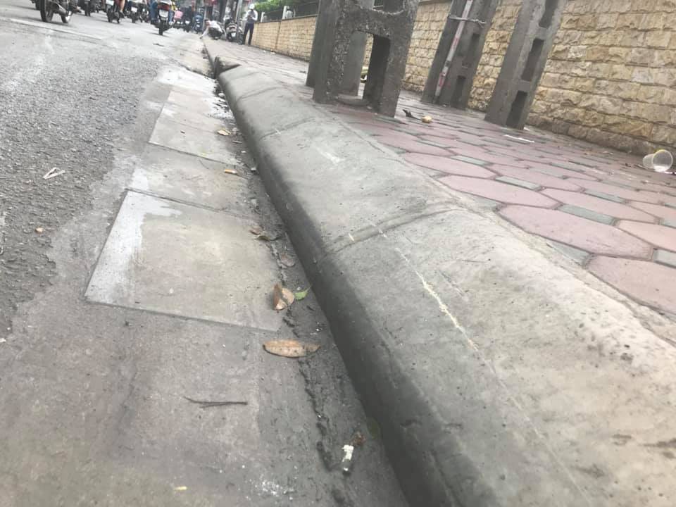 Công an thông tin nguyên nhân người phụ nữ tử vong giữa đường lúc rạng sáng ở Hà Nội - Ảnh 1. Công an thông tin nguyên nhân người phụ nữ tử vong giữa đường lúc rạng sáng ở Hà Nội - Ảnh 1.