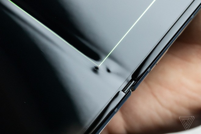 Samsung Galaxy Fold của nhiều phóng viên đang dùng thử đã hỏng chỉ sau 2 ngày sử dụng - Ảnh 5.